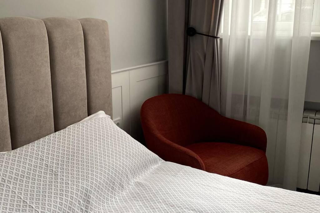 Hidden Gem With Its Own Private Entry At Lypky Apartment Kiev Bagian luar foto