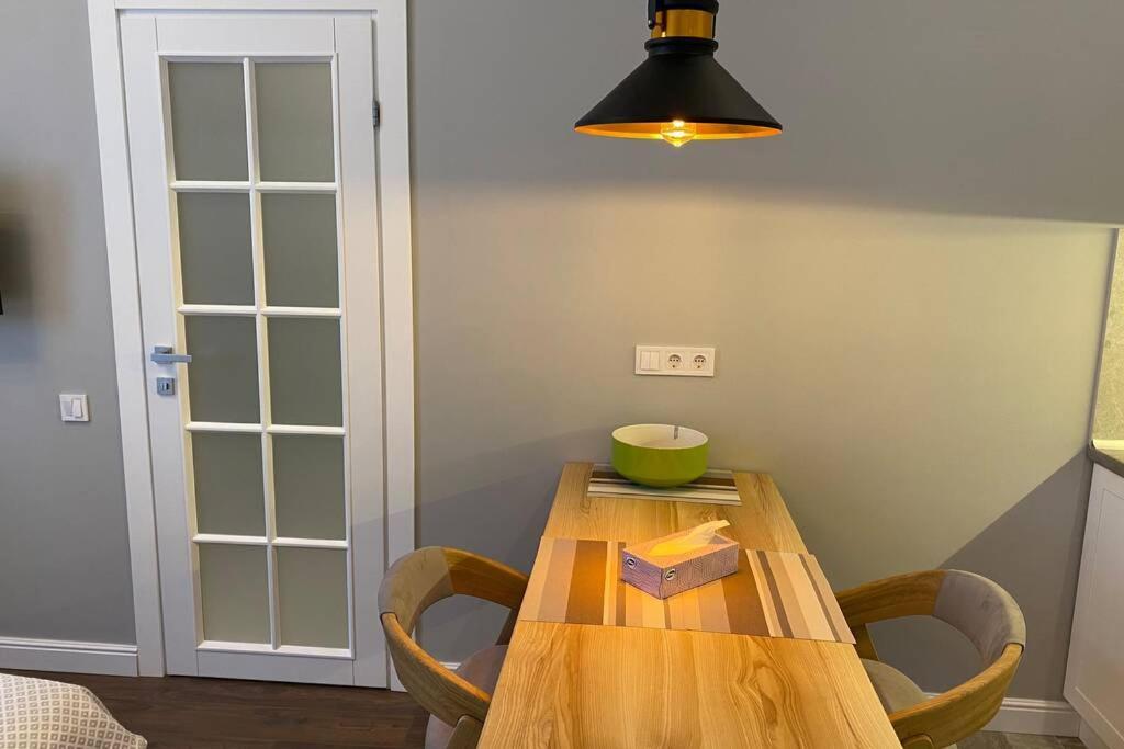 Hidden Gem With Its Own Private Entry At Lypky Apartment Kiev Bagian luar foto